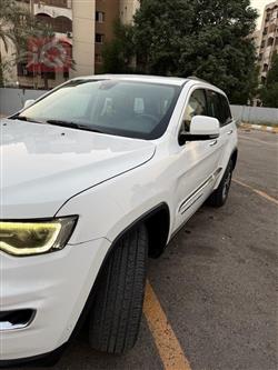 جیپ گراند شیرۆکی